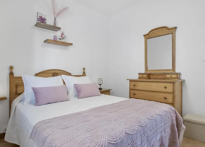 Casa Hinojal كونيل ذي لا فرونتيرا